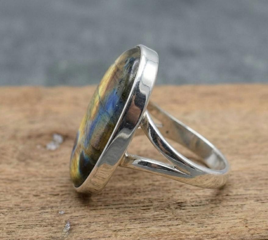 Natural Labradorite Statement Ring, Silver Boho Ring, Chunky Oval Gemstone Iridescent Blue Yellow Labradorite Jewelry, Witchy Healing Stone