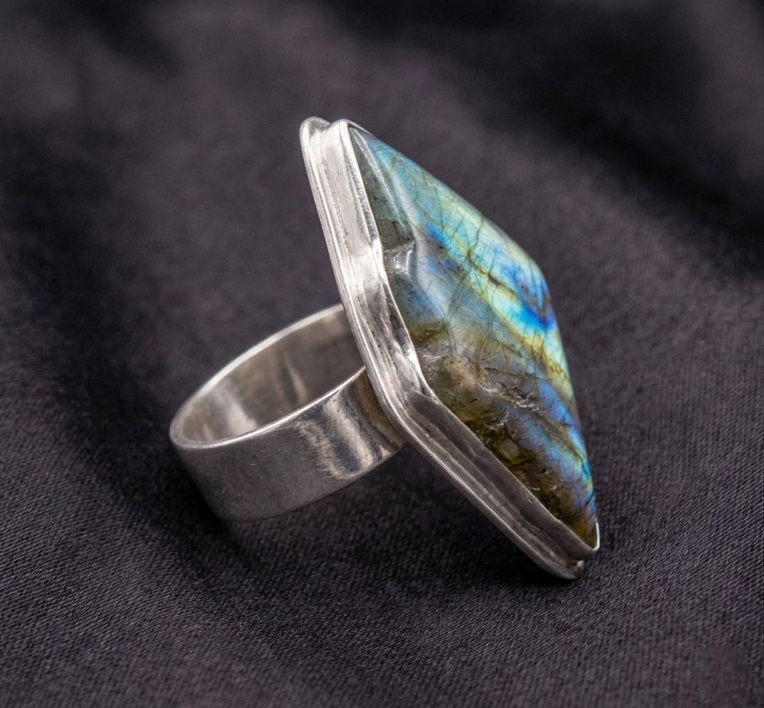 Large Geometric Labradorite Ring, Sterling Silver Statement, Blue Flash Labradorite Jewelry, Unique Scalloped Edge Ring, Boho Gift for Her