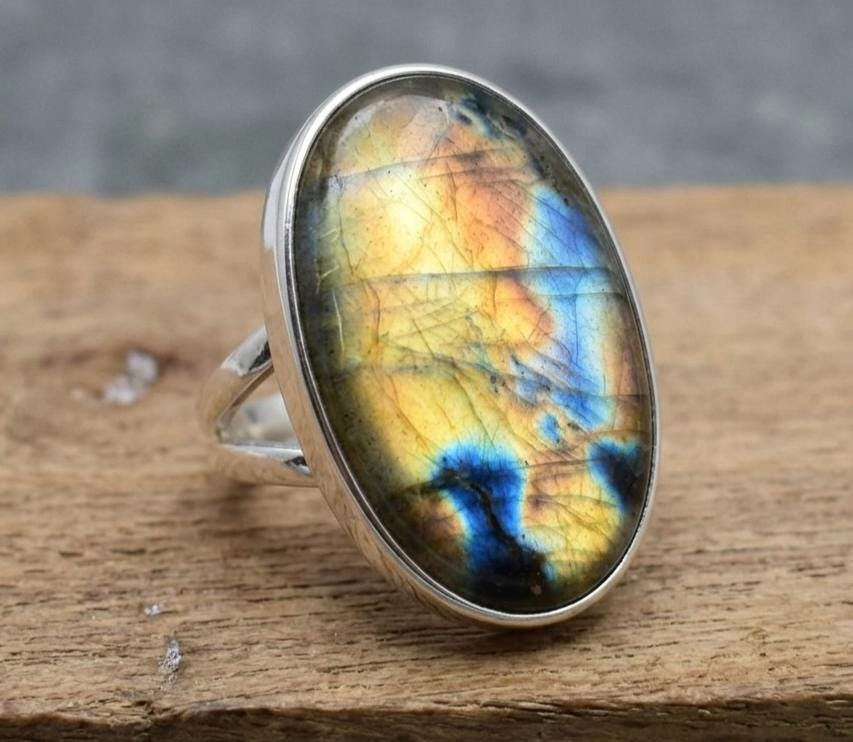Natural Labradorite Statement Ring, Silver Boho Ring, Chunky Oval Gemstone Iridescent Blue Yellow Labradorite Jewelry, Witchy Healing Stone