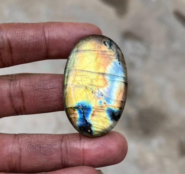 Natural Labradorite Statement Ring, Silver Boho Ring, Chunky Oval Gemstone Iridescent Blue Yellow Labradorite Jewelry, Witchy Healing Stone