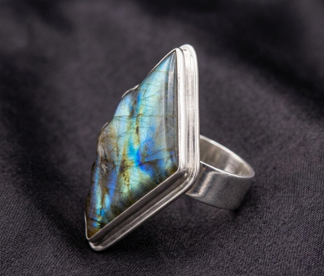 Large Geometric Labradorite Ring, Sterling Silver Statement, Blue Flash Labradorite Jewelry, Unique Scalloped Edge Ring, Boho Gift for Her